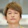 香取慎吾、インスタで近影を公開も…ボサボサに伸び切った髪の毛に「浮浪者にしか見えない」